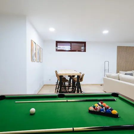 Luxury In Sevilla - Pool, Terrace & Gameroom Apartment *