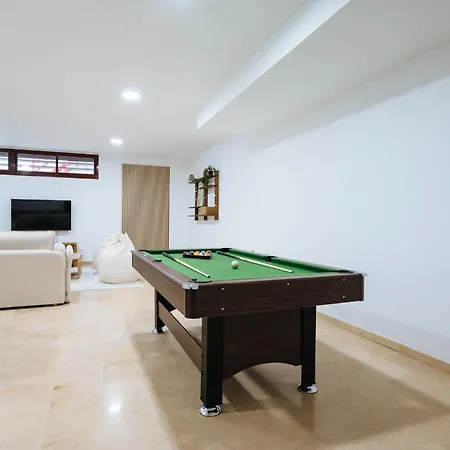 Apartment Luxury In Sevilla - Pool, Terrace & Gameroom