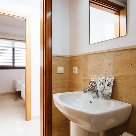 Luxury In Sevilla - Pool, Terrace & Gameroom Apartment *