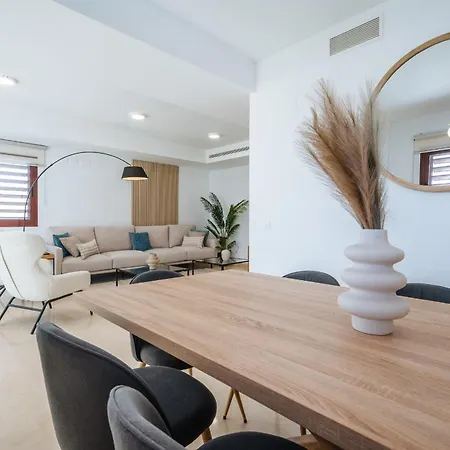Luxury In Sevilla - Pool, Terrace & Gameroom Apartment *
